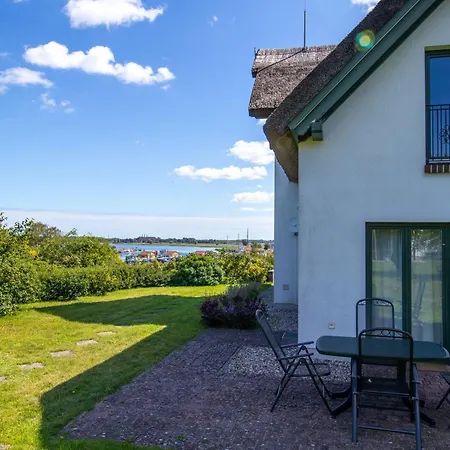 Ferienhaus Reetdachhaus Im Fischerdorf Freest