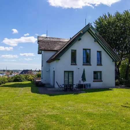 Reetdachhaus Im Fischerdorf