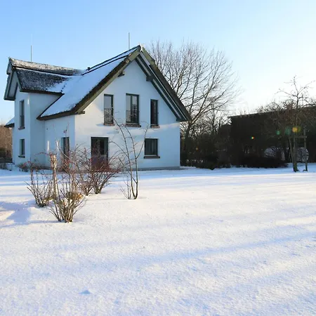 Ferienhaus Reetdachhaus Im Fischerdorf Freest
