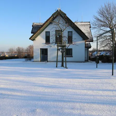 Reetdachhaus Im Fischerdorf Ferienhaus