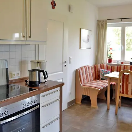 Ferienhaus Reetdachhaus Im Fischerdorf Freest