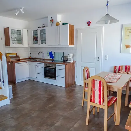 Reetdachhaus Im Fischerdorf Ferienhaus Freest