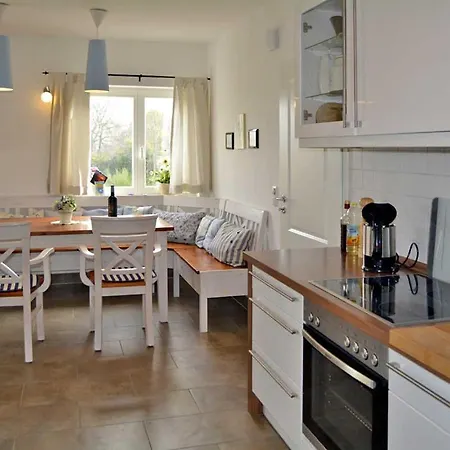 Reetdachhaus Im Fischerdorf Freest